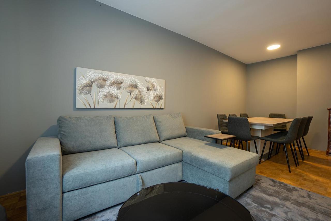 A Spacious 3-Bedroom Apartment With King-Size Beds Is Located Within 5 Minute'S Walk From The Prater Wenen Buitenkant foto