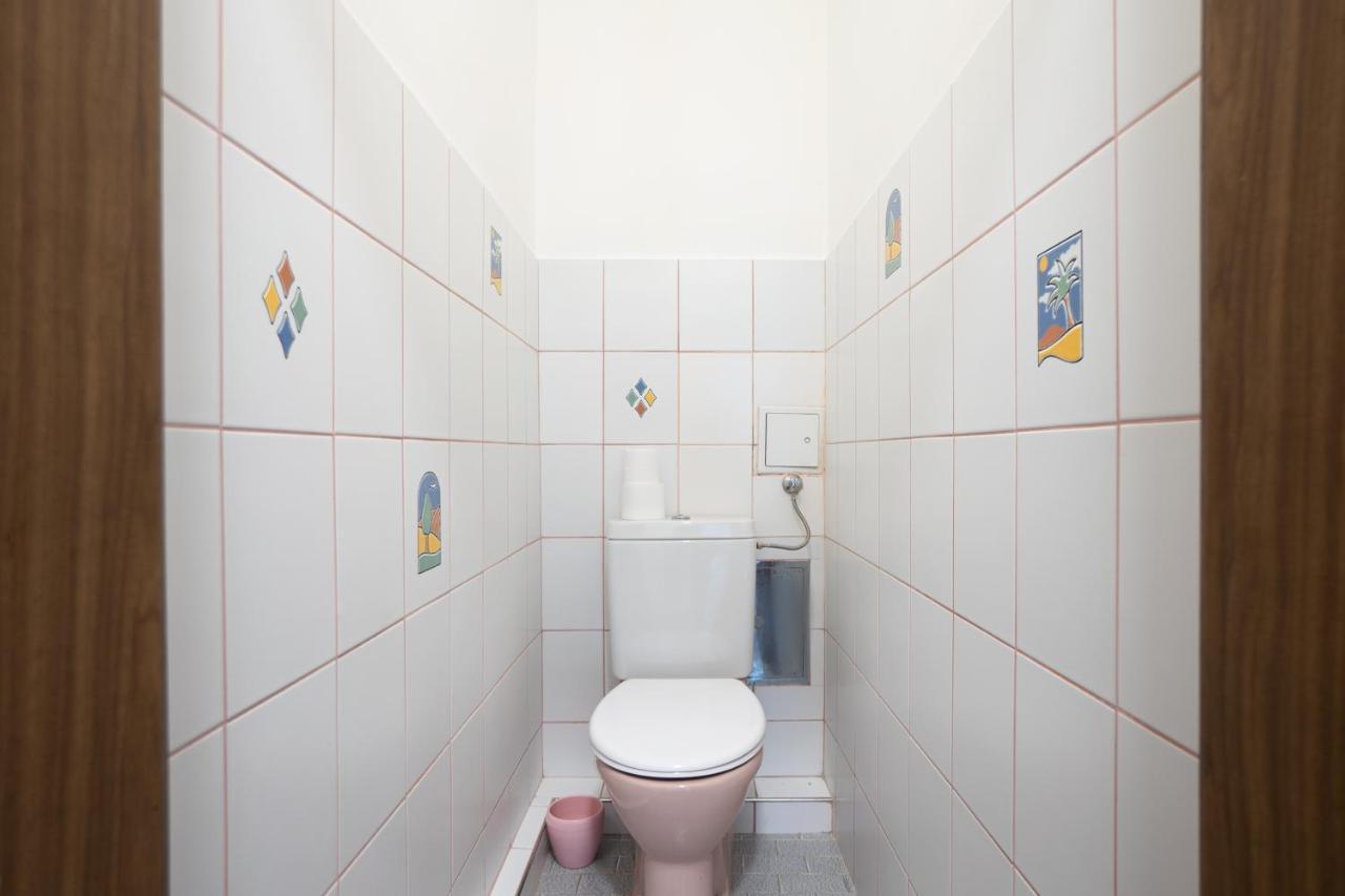 A Spacious 3-Bedroom Apartment With King-Size Beds Is Located Within 5 Minute'S Walk From The Prater Wenen Buitenkant foto